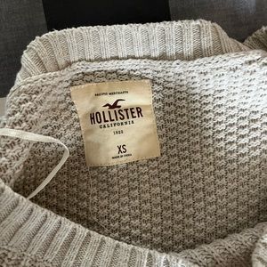 Hollister sweatshirt!
